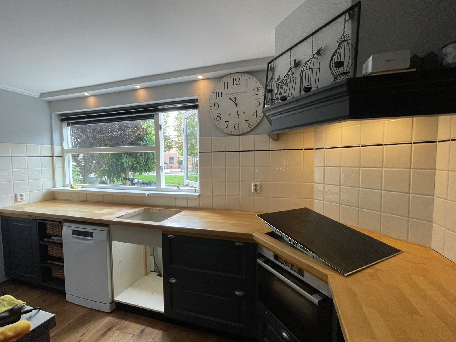 Werkblad voor het wrappen: licht beuken houten blad in L-keuken, Nieuw-Vennep